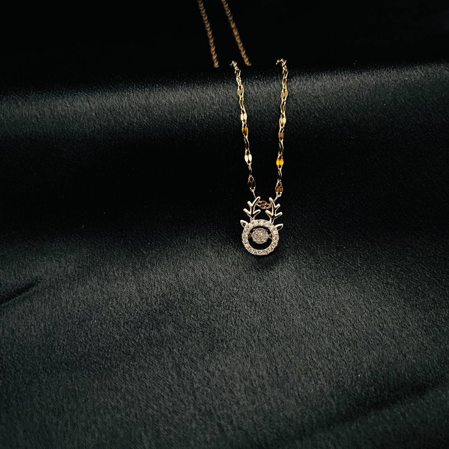 Elegant Reindeer Antler Pendant Necklace with Sparkling Crystals
