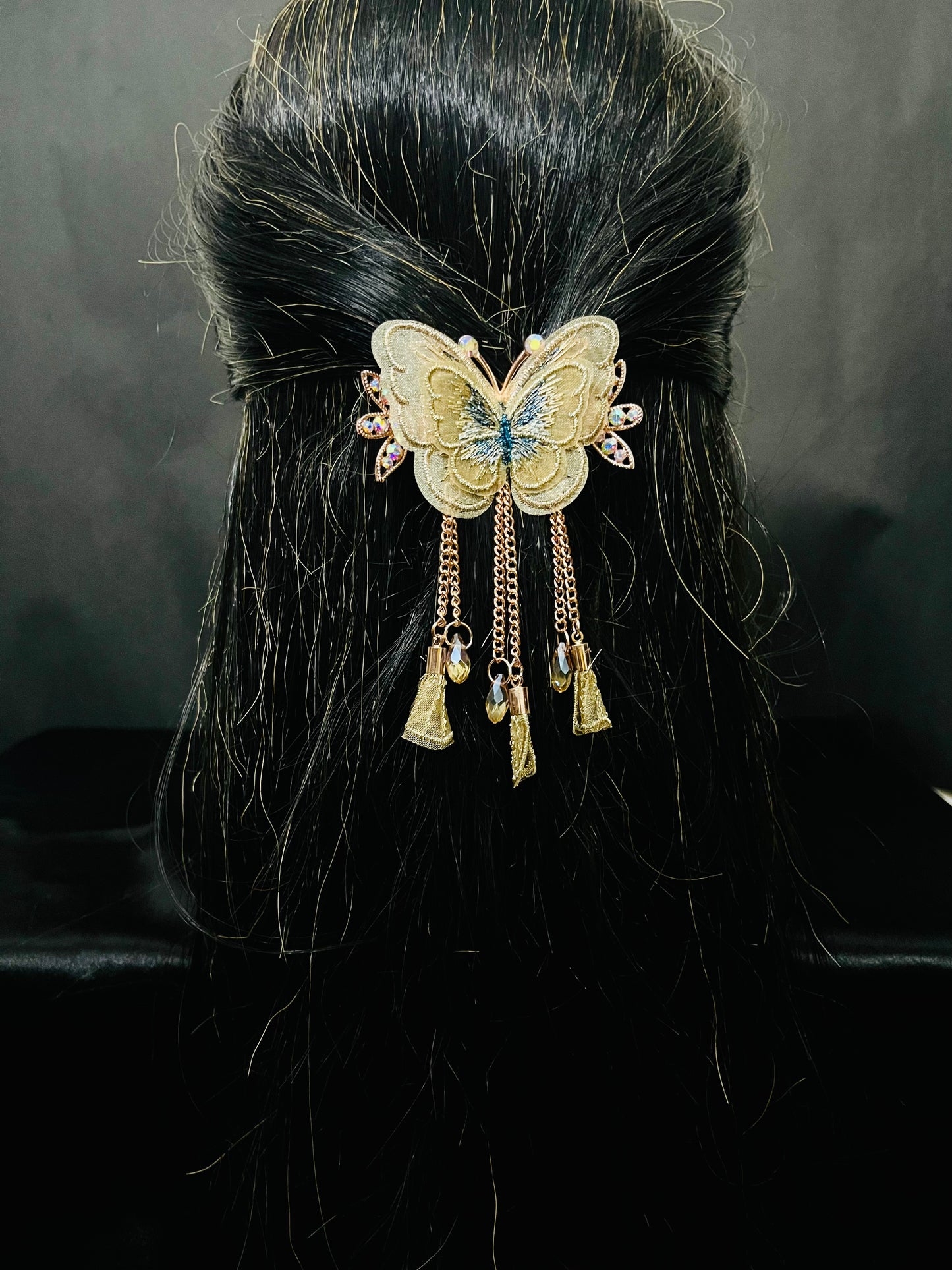 Elegant Golden Butterfly Hair Clutcher with Crystal and Dangling Chains