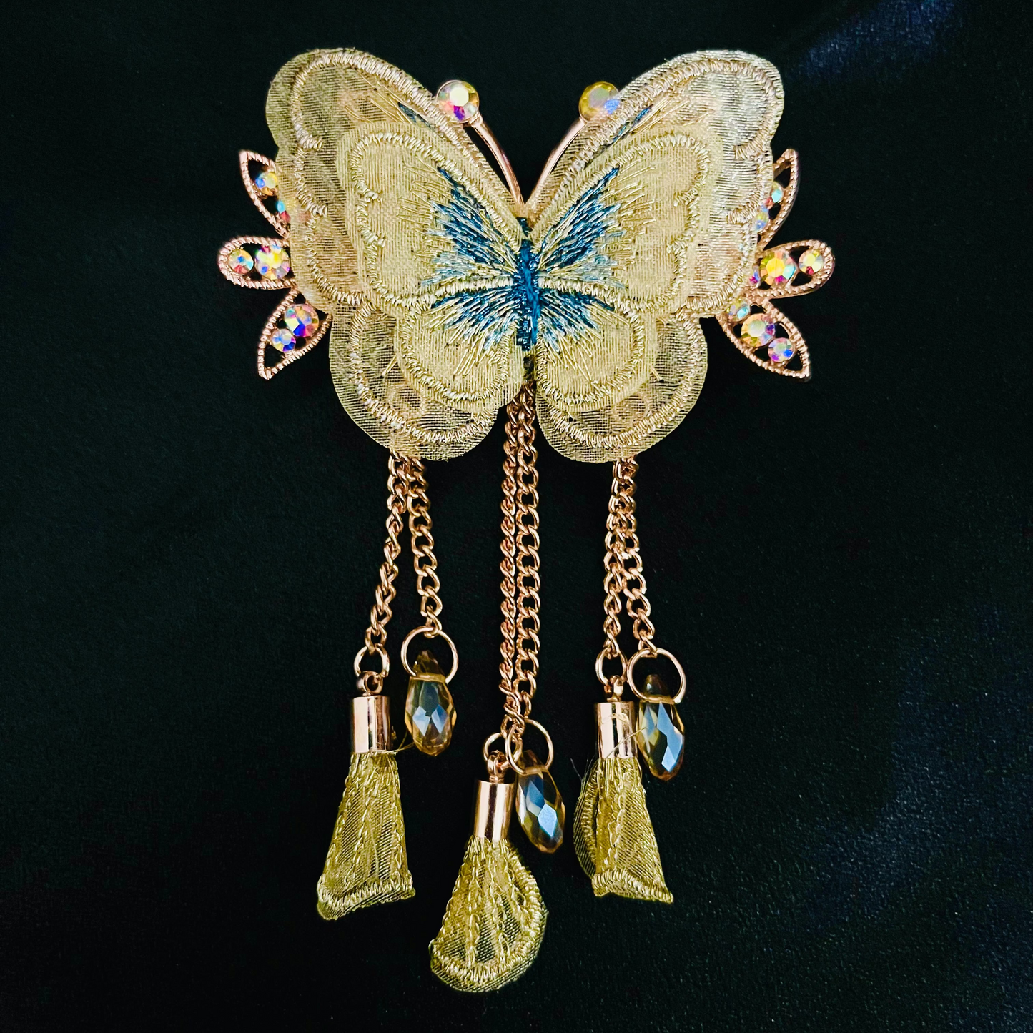 Elegant Golden Butterfly Hair Clutcher with Crystal and Dangling Chains