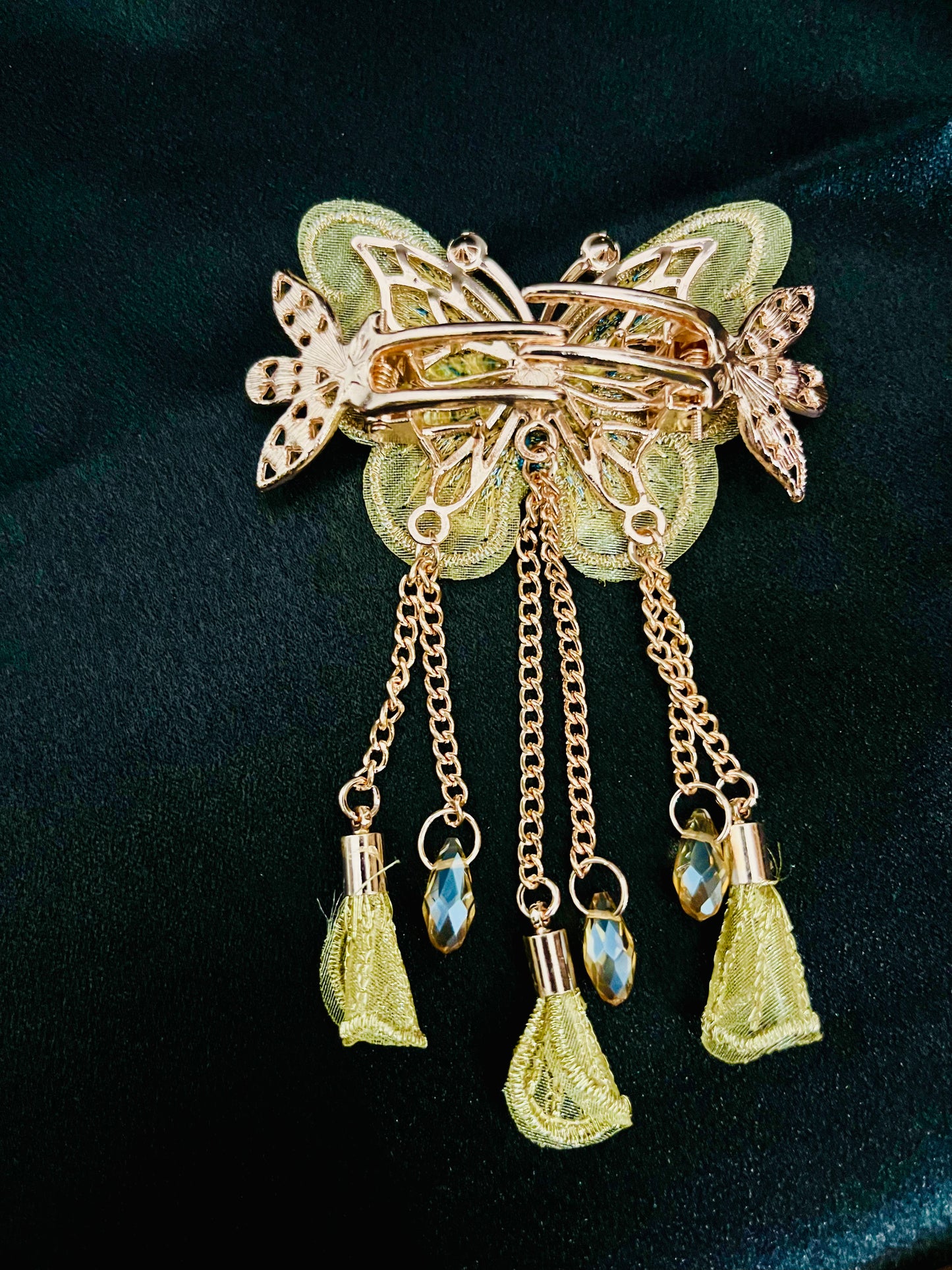Elegant Golden Butterfly Hair Clutcher with Crystal and Dangling Chains