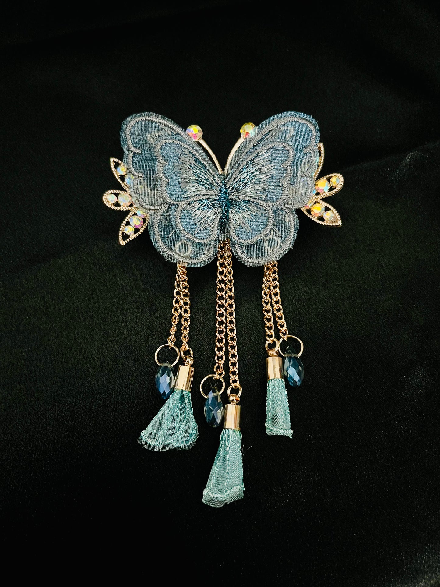 Elegant Sky Blue Butterfly Hair Clutcher with Crystal and Dangling Chains