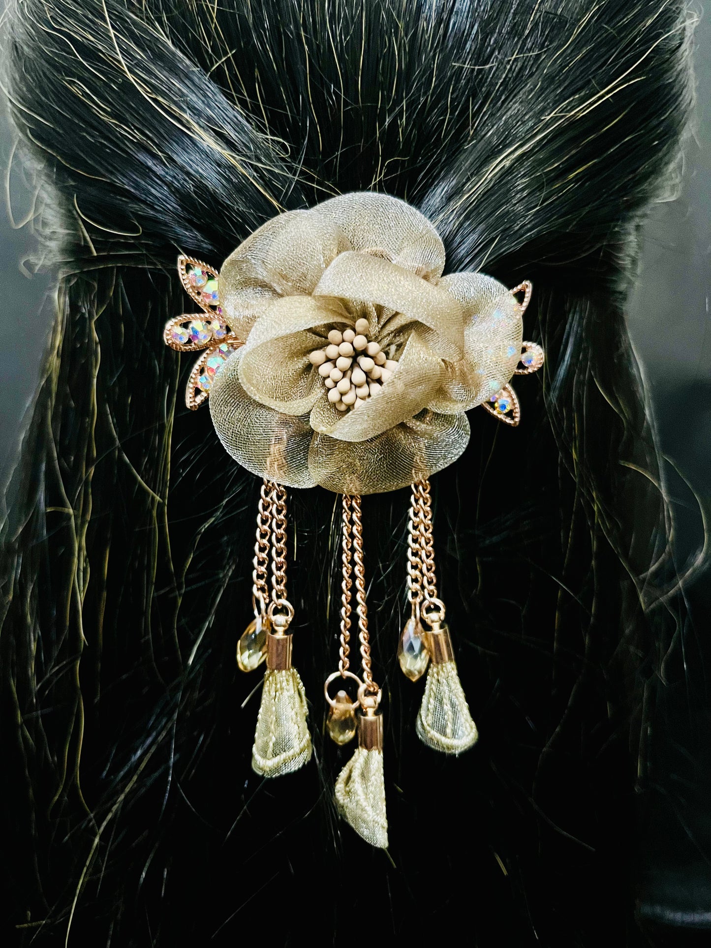 Elegant Golden Floral Hair Clip with Crystal Detailing & Tassel Chains