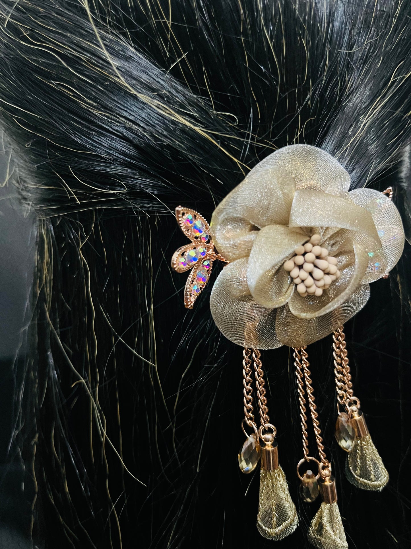 Elegant Golden Floral Hair Clip with Crystal Detailing & Tassel Chains