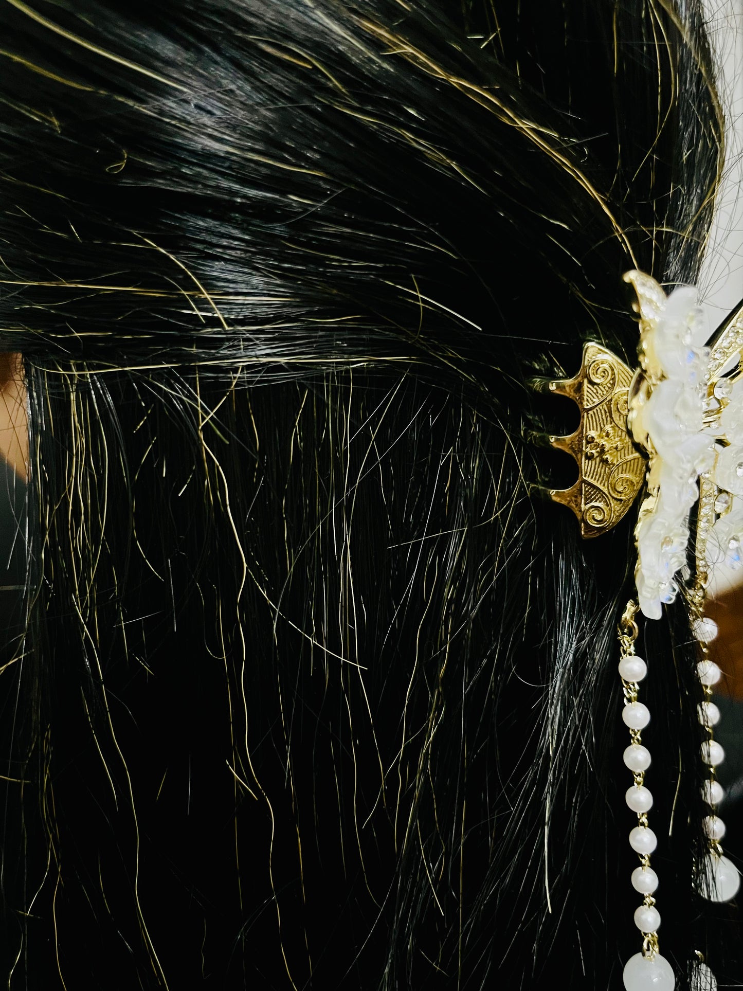 Luxury White Floral Butterfly Hair Clutcher with Pearls and Crystal Detailing